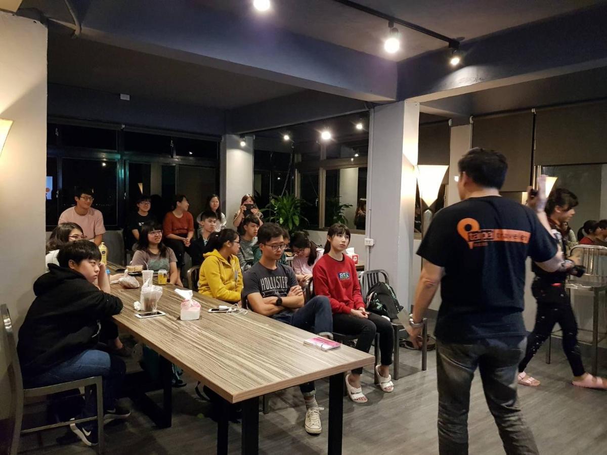 Taipei Travelers International Hostel Tamsui Exterior photo