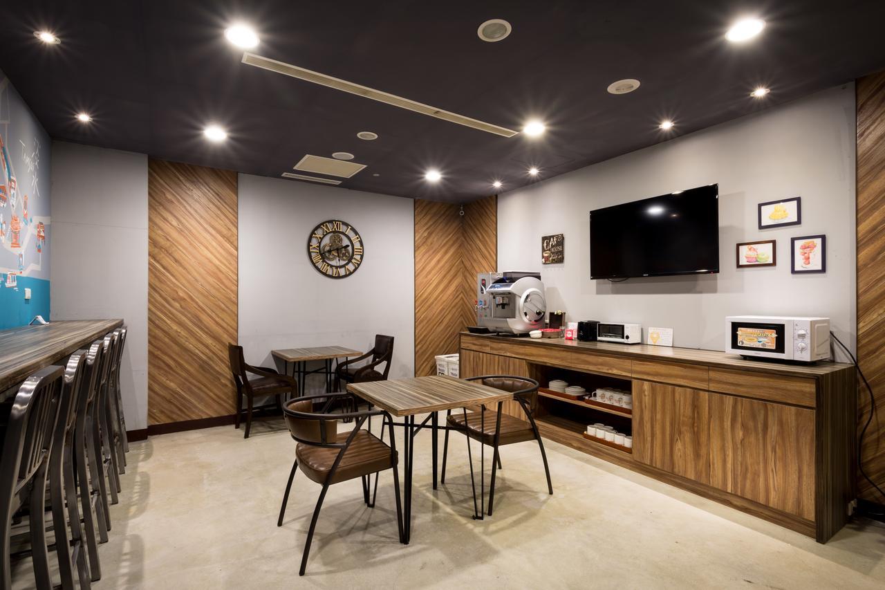 Taipei Travelers International Hostel Tamsui Exterior photo