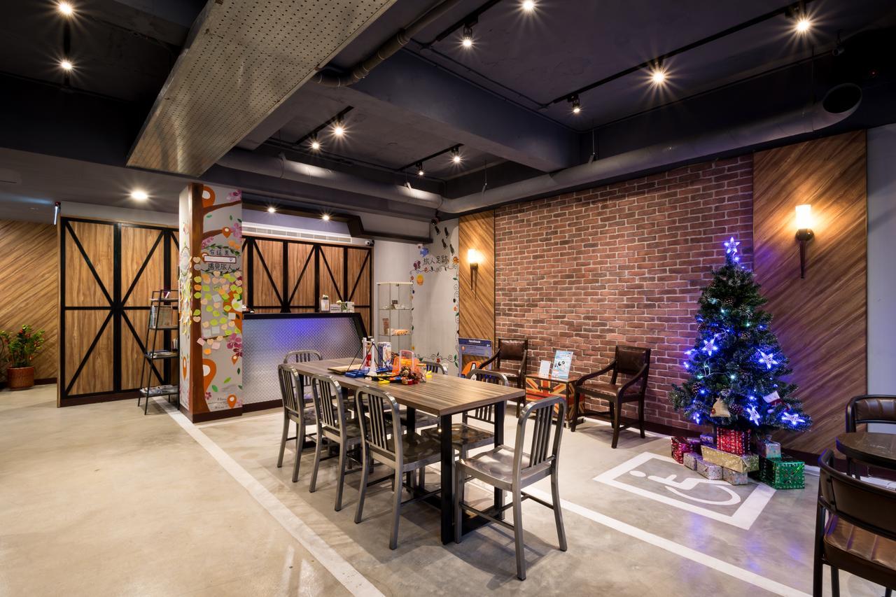 Taipei Travelers International Hostel Tamsui Exterior photo