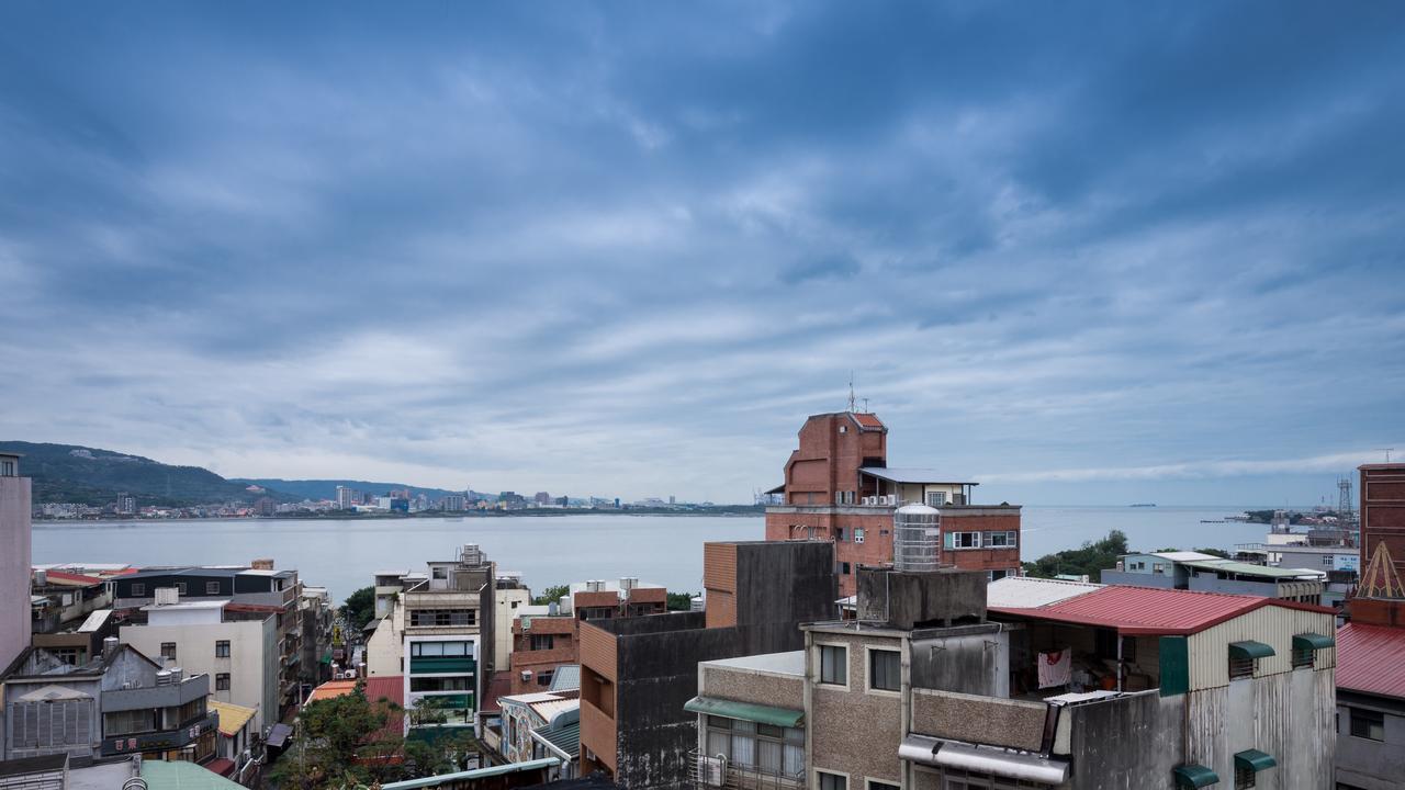 Taipei Travelers International Hostel Tamsui Exterior photo