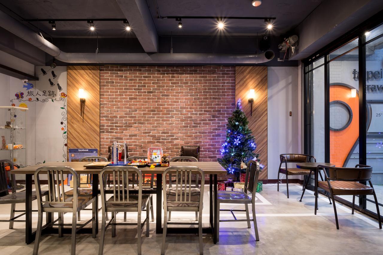 Taipei Travelers International Hostel Tamsui Exterior photo