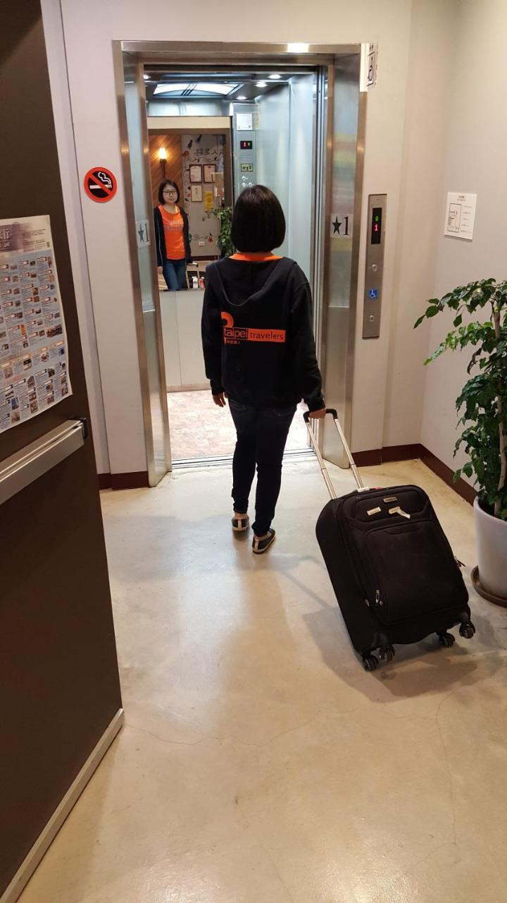 Taipei Travelers International Hostel Tamsui Exterior photo