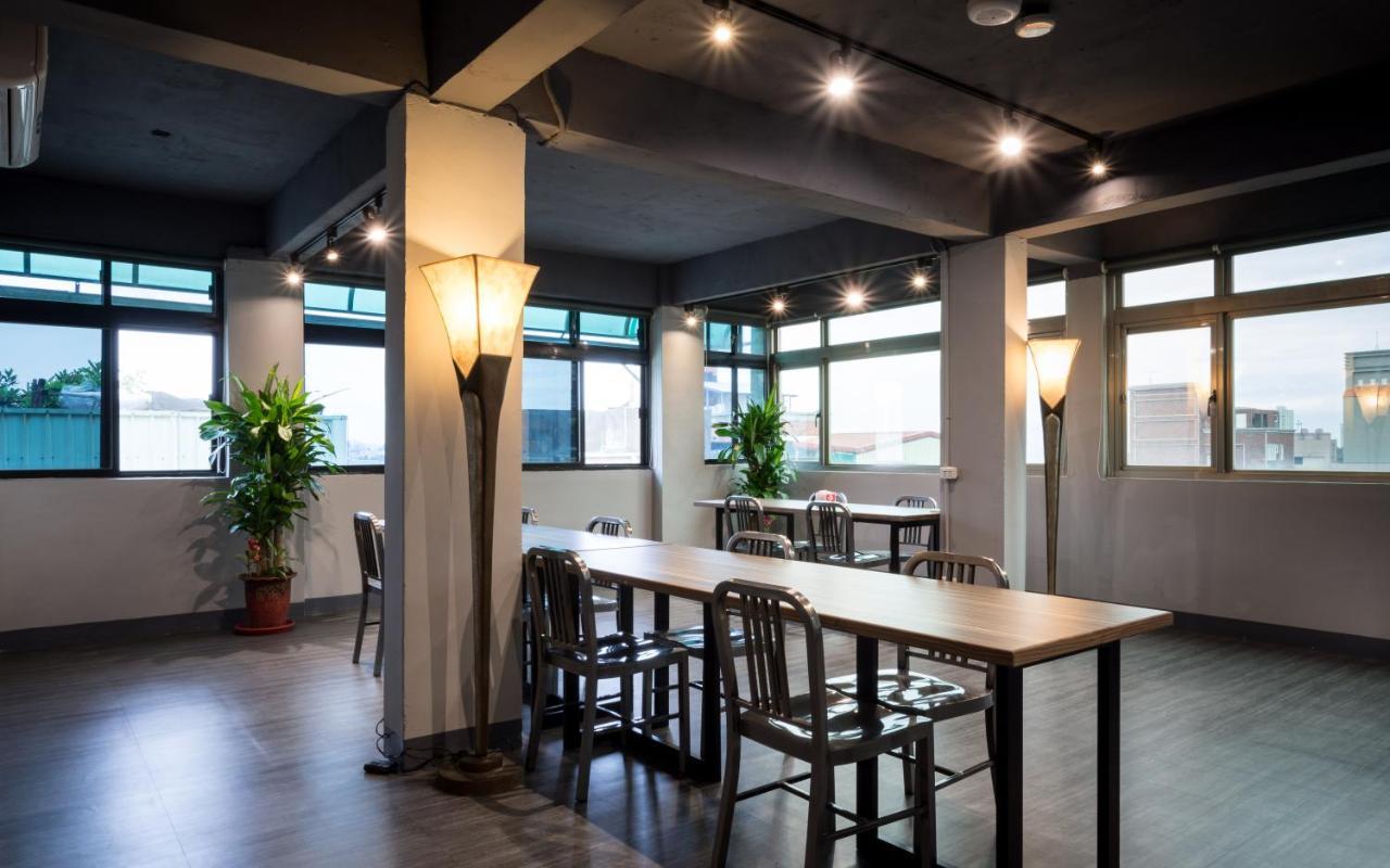 Taipei Travelers International Hostel Tamsui Exterior photo