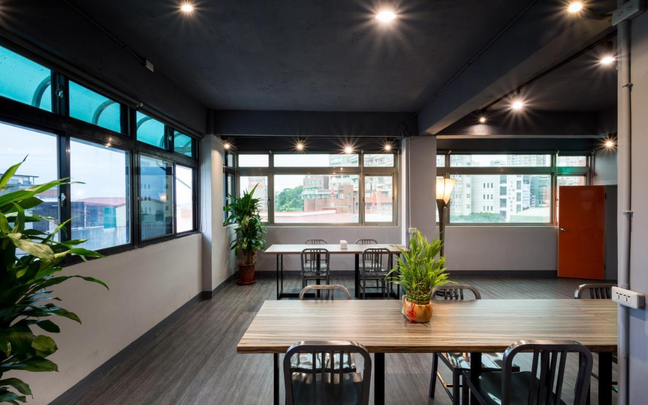 Taipei Travelers International Hostel Tamsui Exterior photo